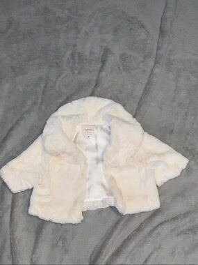 Hannah Cream Faux-Fur Kids Cape Jacket